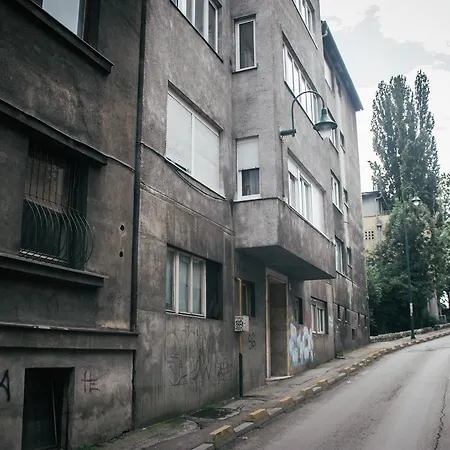 Retro Style Apartment *